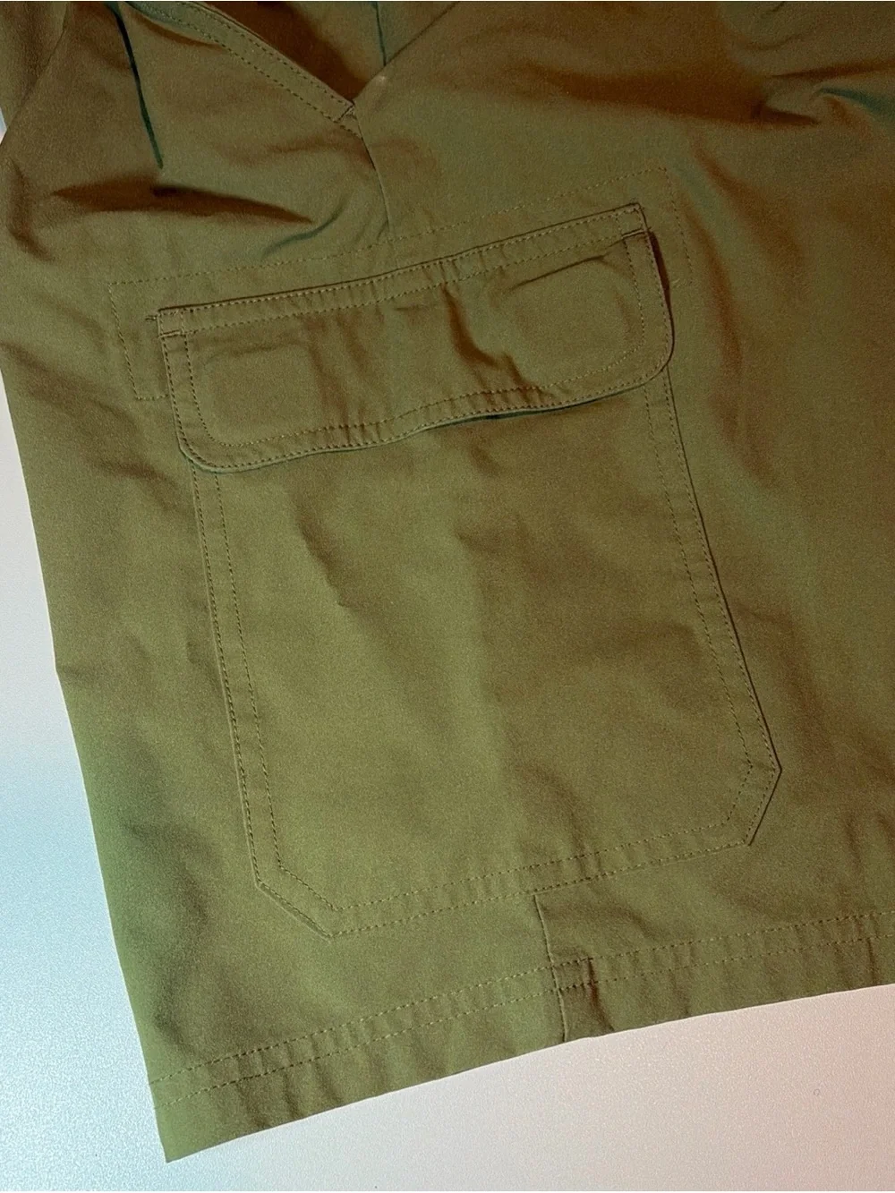 Orvis Olive Green Cargo Shorts size 34. 9” inseam